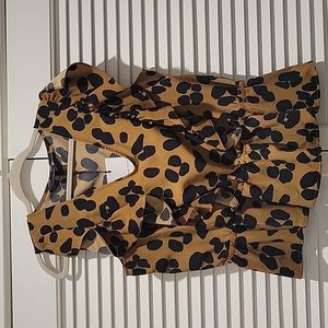 Ladies sleeveless blouse (NWT)